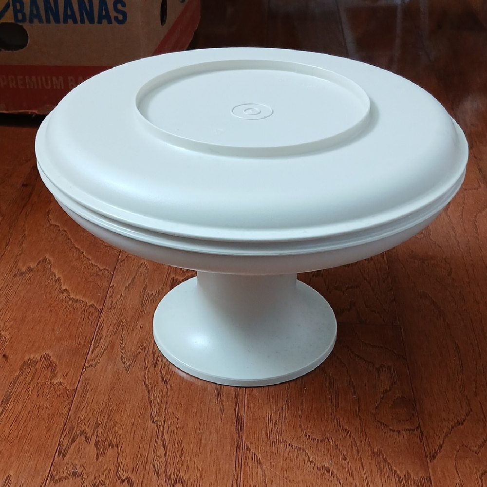 Tupperware Serve It All Pedestal Plate Stand Appetizers Entertaining Tailgate